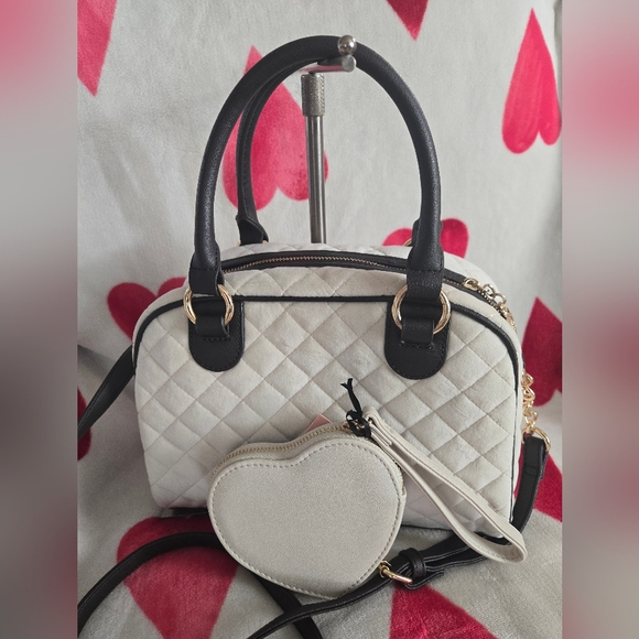 JUICY COUTURE Royal Bowler and Wallet - Picture 10 of 11